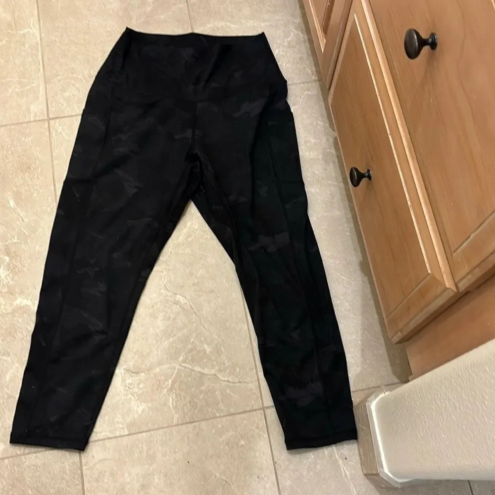 Colorculkoala woman's black leggings
